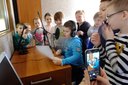 Siedmiolatki odwiedziły dziś Radio Ziemi Wieluńskiej