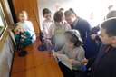 Siedmiolatki odwiedziły dziś Radio Ziemi Wieluńskiej