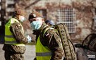 Żołnierze 9 Łódzkiej Brygady Obrony Terytorialnej wspierają Policjantów