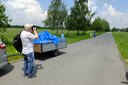 Tu się nie śmieci, tu sprzątały dzieci. Sprzątanie lasu przy drodze Strojec – Skotnica gm. Praszka