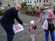 „Wieluń bez hejtu”- akcja Lewicy na placu Legionów w Wieluniu