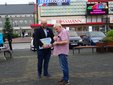 „Wieluń bez hejtu”- akcja Lewicy na placu Legionów w Wieluniu