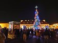 Uroczyste zapalenie światełek na choince w Wieluniu