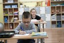 Robotyka, hiszpański i biblioteka - jakie jeszcze atuty swojej szkoły dostrzegają uczniowie jednej z wieluńskich podstawówek?