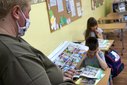 Robotyka, hiszpański i biblioteka - jakie jeszcze atuty swojej szkoły dostrzegają uczniowie jednej z wieluńskich podstawówek?