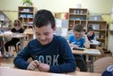 Robotyka, hiszpański i biblioteka - jakie jeszcze atuty swojej szkoły dostrzegają uczniowie jednej z wieluńskich podstawówek?