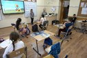 Robotyka, hiszpański i biblioteka - jakie jeszcze atuty swojej szkoły dostrzegają uczniowie jednej z wieluńskich podstawówek?