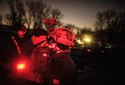 Nocne szkolenie żołnierzy. Uwalniali z wraku poszkodowanych