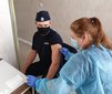 Powiat wieluński: mundurowi i nauczyciele czekają na drugą dawkę szczepień