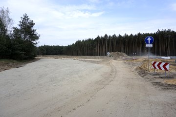 Gmina Praszka: zmiana organizacji ruchu na kilku drogach, jedna ulica będzie całkowicie zamknięta. Trwa budowa obwodnicy w ciągu DK 45