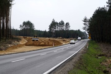 Gmina Praszka: zmiana organizacji ruchu na kilku drogach, jedna ulica będzie całkowicie zamknięta. Trwa budowa obwodnicy w ciągu DK 45