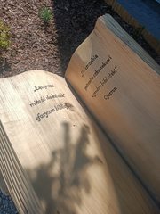 „Do szczęścia człowiekowi potrzeba ogrodu i biblioteki” – sentencja Cycerona nadal aktualna