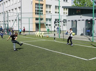 Kulturalnie i sportowo. Dzień Dziecka na Orliku w Praszce