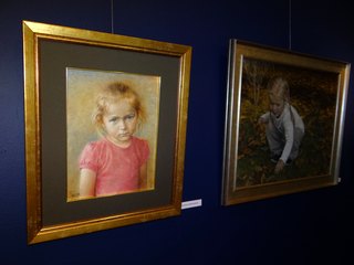 „Portret dziecka” - wystawa Aliny Sibery w Muzeum Ziemi Wieluńskiej została otwarta