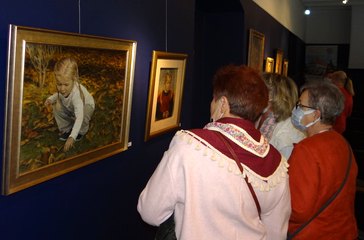 „Portret dziecka” - wystawa Aliny Sibery w Muzeum Ziemi Wieluńskiej została otwarta