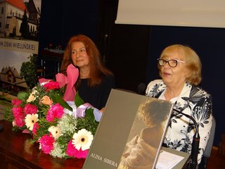 „Portret dziecka” - wystawa Aliny Sibery w Muzeum Ziemi Wieluńskiej została otwarta