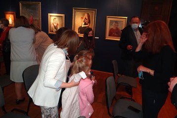 „Portret dziecka” - wystawa Aliny Sibery w Muzeum Ziemi Wieluńskiej została otwarta