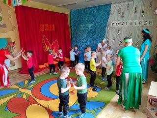 Taniec żywiołów w wieluńskim przedszkolu