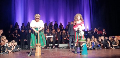 Zaśpiewali, zatańczyli i zagrali – z przytupem!
