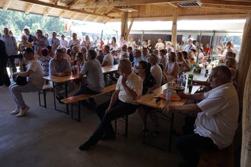 Marszałek Sejmu RP Elżbieta Witek odwiedziła piknik rodzinny w Kuźnicy Ługowskiej (gmina Osjaków)