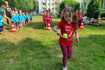Mali sportowcy z Publicznego Przedszkola nr 3 w Wieluniu