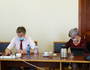 Trwa 38. sesja Rady Powiatu w Wieluniu. Rozpoczęła się podziękowaniami dla posła na Sejm RP, Pawła Rychlika