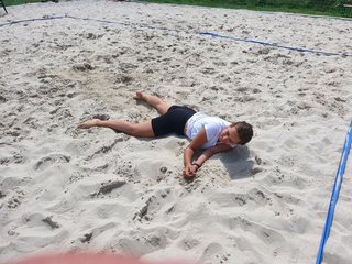 Zagrały w wakacyjnym turnieju plażówki