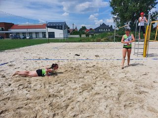 Zagrały w wakacyjnym turnieju plażówki