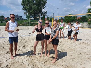 Zagrały w wakacyjnym turnieju plażówki