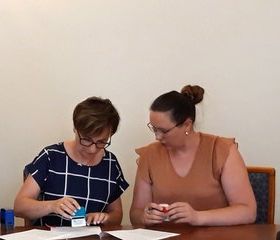 Wieluń: podpisanie umów samorządów z Zarządem Województwa Łódzkiego na dofinansowanie dróg