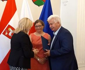 Wieluń: podpisanie umów samorządów z Zarządem Województwa Łódzkiego na dofinansowanie dróg