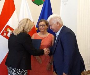 Wieluń: podpisanie umów samorządów z Zarządem Województwa Łódzkiego na dofinansowanie dróg