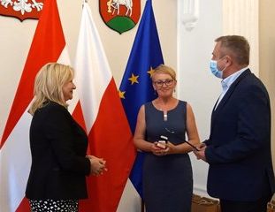 Wieluń: podpisanie umów samorządów z Zarządem Województwa Łódzkiego na dofinansowanie dróg