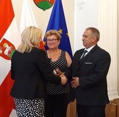 Wieluń: podpisanie umów samorządów z Zarządem Województwa Łódzkiego na dofinansowanie dróg