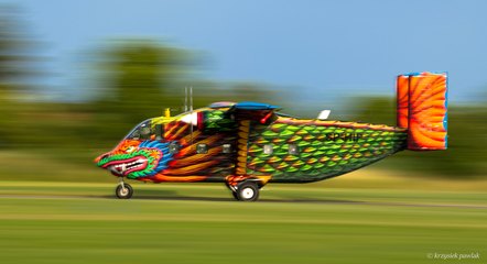 Fly Fest w Piotrkowie Trybunalskim. Na lotnisko Aeroklubu Piotrkowskiego przybyło 12 tys. ludzi