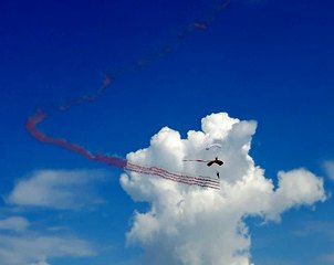 Fly Fest w Piotrkowie Trybunalskim. Na lotnisko Aeroklubu Piotrkowskiego przybyło 12 tys. ludzi