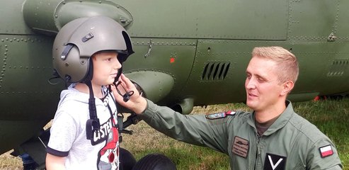 Fly Fest w Piotrkowie Trybunalskim. Na lotnisko Aeroklubu Piotrkowskiego przybyło 12 tys. ludzi