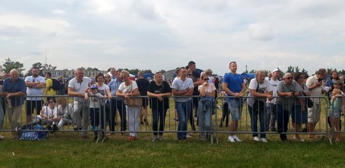 Fly Fest w Piotrkowie Trybunalskim. Na lotnisko Aeroklubu Piotrkowskiego przybyło 12 tys. ludzi
