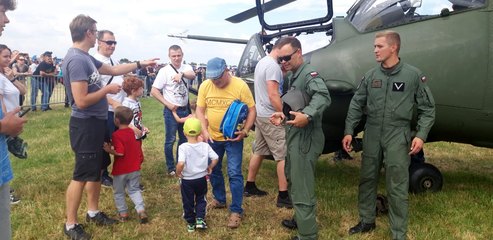 Fly Fest w Piotrkowie Trybunalskim. Na lotnisko Aeroklubu Piotrkowskiego przybyło 12 tys. ludzi
