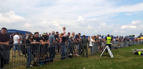 Fly Fest w Piotrkowie Trybunalskim. Na lotnisko Aeroklubu Piotrkowskiego przybyło 12 tys. ludzi