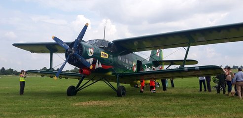 Fly Fest w Piotrkowie Trybunalskim. Na lotnisko Aeroklubu Piotrkowskiego przybyło 12 tys. ludzi