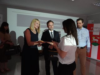 Klasa politechniczna w II LO w Wieluniu pod patronatem firmy Wielton i Politechniki Łódzkiej ze stuprocentową zdawalnością matury