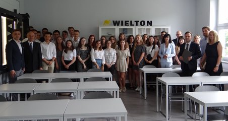 Klasa politechniczna w II LO w Wieluniu pod patronatem firmy Wielton i Politechniki Łódzkiej ze stuprocentową zdawalnością matury