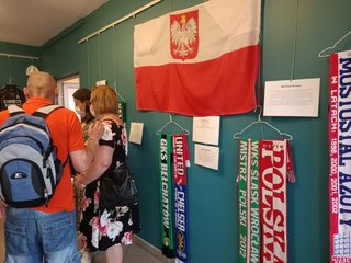 Kolekcja piłkarska Andrzeja Mroza prezentowana jest w Powiatowej Bibliotece Publicznej w Wieluniu