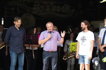 Żytstoock za nami. Impreza w stodole przyciągnęła artystów i performersów