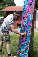 Żytstoock za nami. Impreza w stodole przyciągnęła artystów i performersów