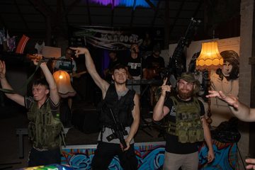 Żytstoock za nami. Impreza w stodole przyciągnęła artystów i performersów