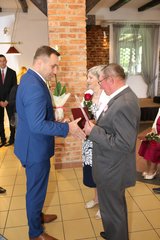 Złote Gody w gminie Wierzchlas. Medalem Prezydenta RP odznaczonych zostało 12 par