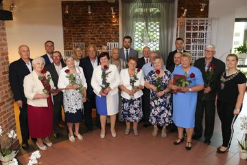 Złote Gody w gminie Wierzchlas. Medalem Prezydenta RP odznaczonych zostało 12 par