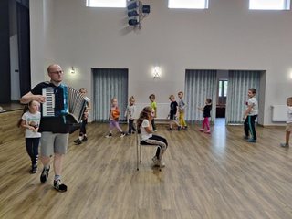 „Kreatywne wakacje na wesoło” w Czastarach